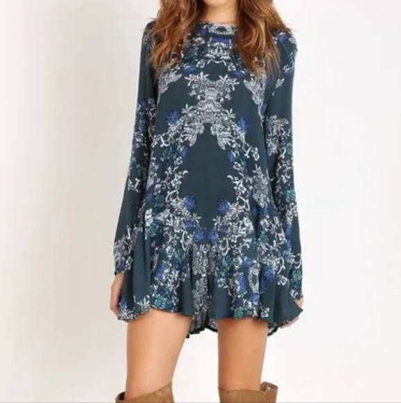 Free People Top. - Picture 1 of 6